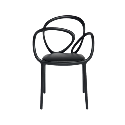 01-qeeboo-loop-chair-with-cushion-indoor-by-front--black