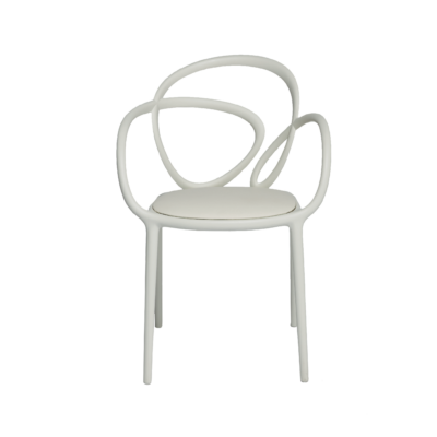 07-qeeboo-loop-chair-with-cushion-indoor-by-front--white